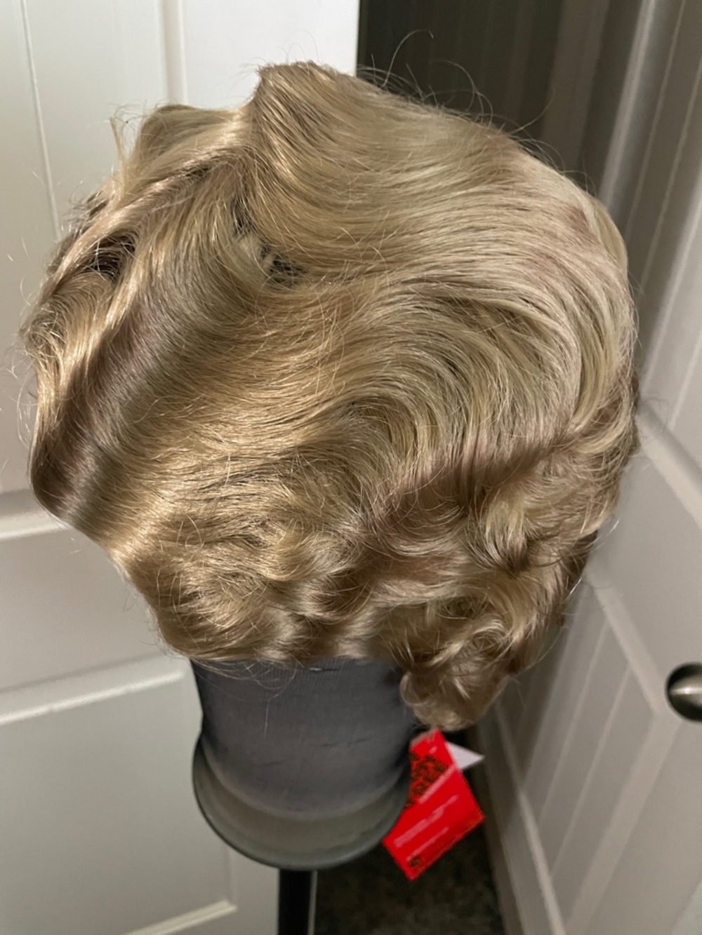 Blonde Short Vintage-Style Women's Wig